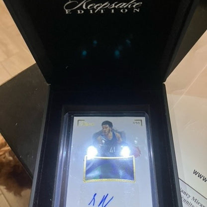 Saddiq Bey relic auto