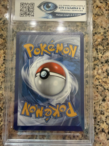 Pokémon Surfing Pikachu V Ultra Rare Full Art Holo 008/025 Celebrations TCG