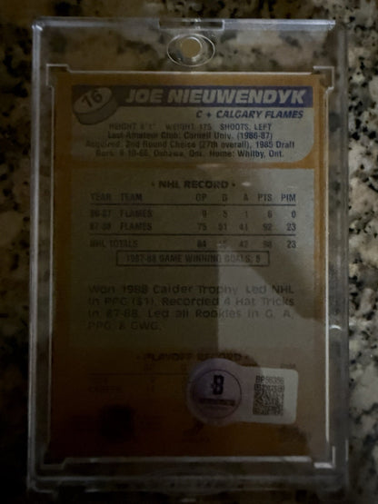 1988-89 Topps - #16 Joe Nieuwendyk (RC) Bgs Autograph